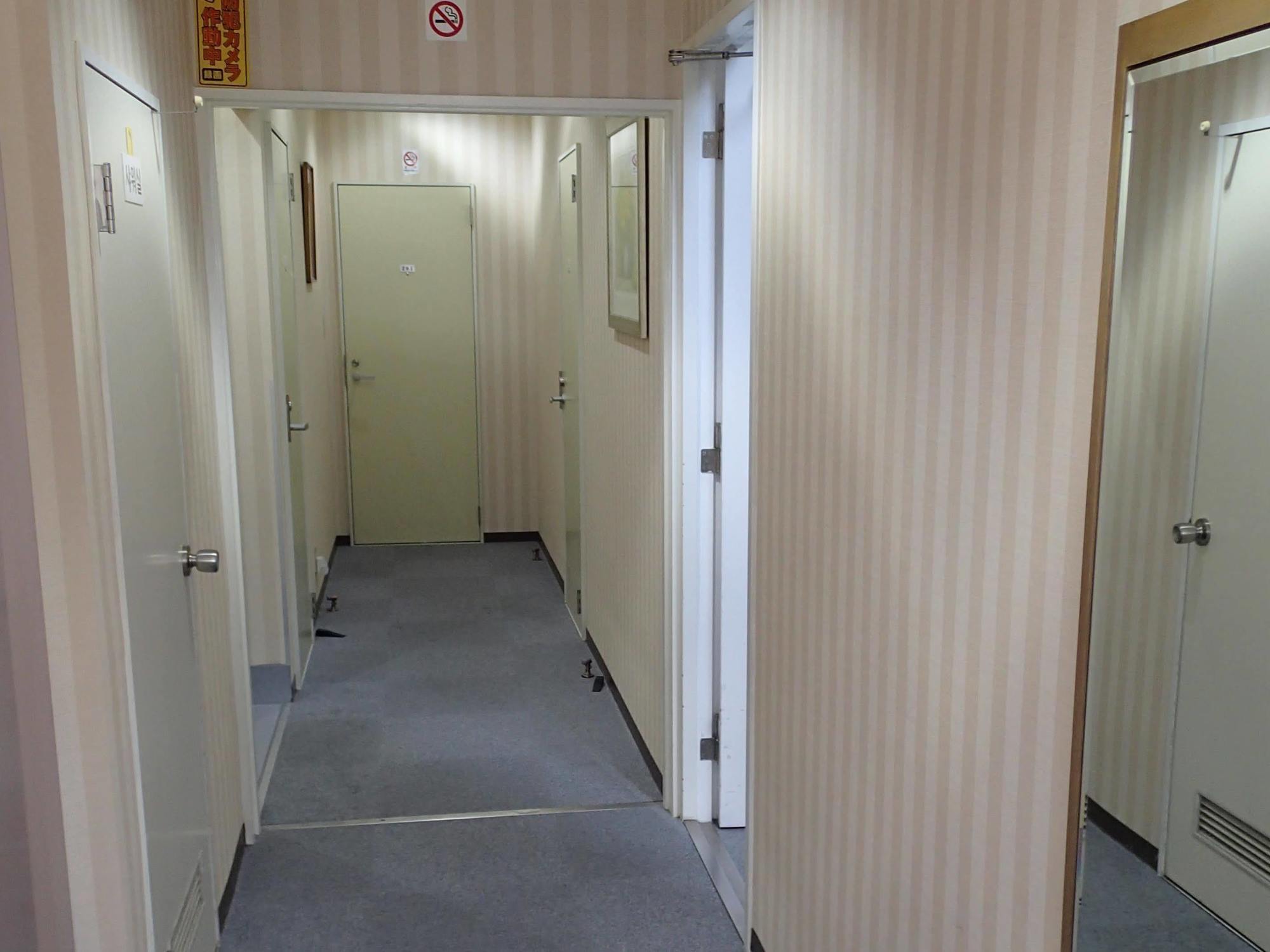 Namba Hostel Osaka Exteriör bild